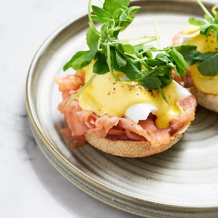 Отель Indigo - Victoria Station By Ihg