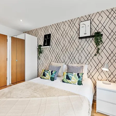 Apartment 3 Bed 3 Bath Bath Central Penthouse - Parking Manchester