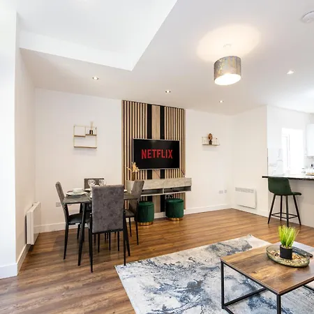 Luxury 2br In Chorlton, Free Parking דירה *