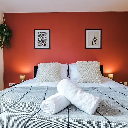 Mcr Near Ao Arena, Parking Available Nearby * Manchester