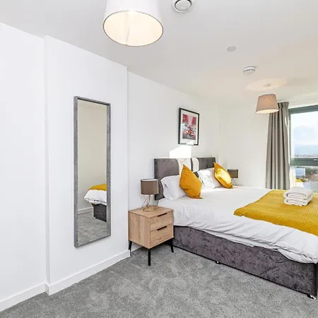 Insignia Apartment *