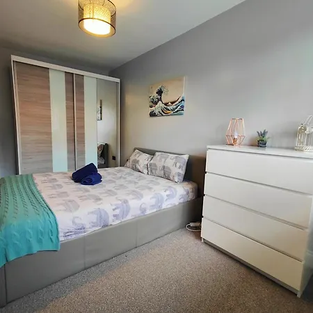 아파트 Lovely House In Great Location