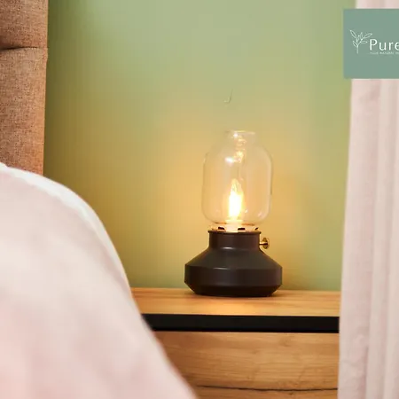 Stylish 5-bedroom Retreat Sleeps 9 By Purestay Prázdninový dům