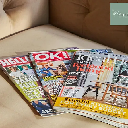 Fabulous House - 5 Beds Sleeps 8 - Free Parking - By Purestay Vakantiehuis *