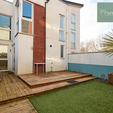 Holiday home Superb House Near Etihad With Free Parking Sleeps 8 Manchester