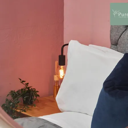 Big Contractor House With 6 Beds & Free Parking By Purestay - 14 Night Min!