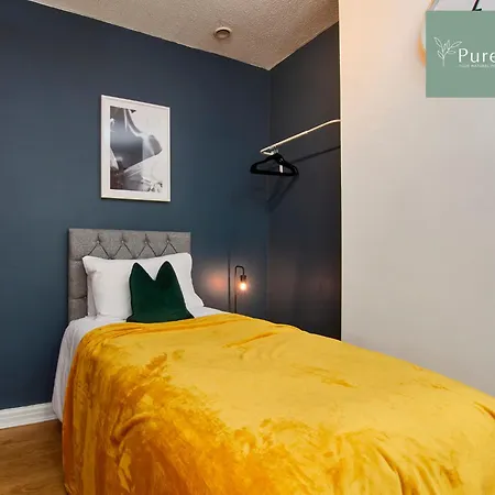 Big Contractor House With 6 Beds & Free Parking By Purestay - 14 Night Min! * Manchester