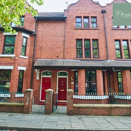 Big Contractor House With 6 Beds & Free Parking By Purestay - 7 Night Min! Holiday home