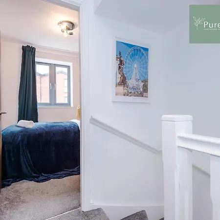Holiday home Purestay Manchester: Stylish Five-bedroom House With Free Parking *