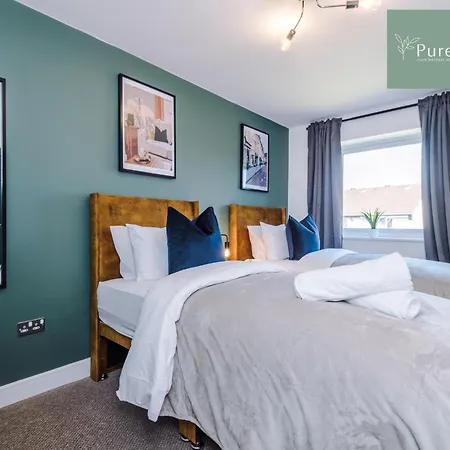 Stunning House In For Business & Leisure - Wi-fi & Parking By Purestay Serviced فيلة مانشستر