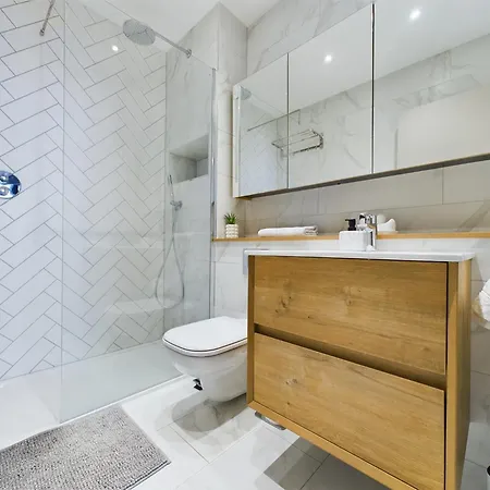 Luxury 2bedroom Centre Leisure & Business Apartment *