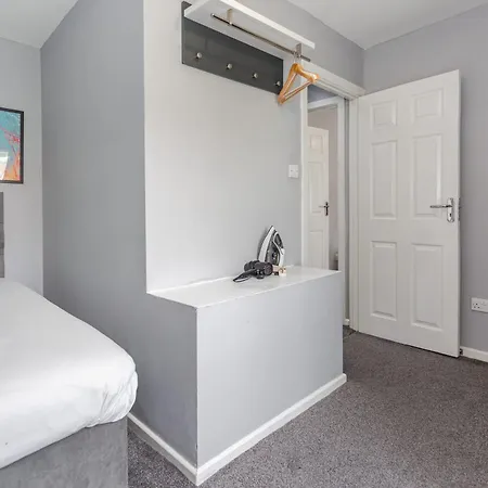 Free Parking 5 Minutes From Centre * Manchester