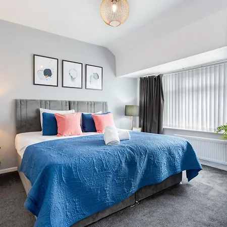 Free Parking 5 Minutes From Centre Manchester