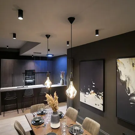 Apartment Midnight By The Heim Residences