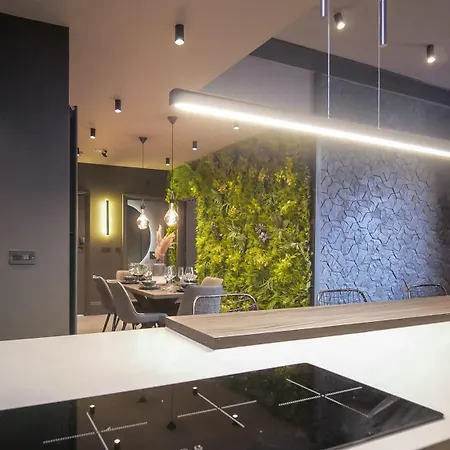 Midnight By The Heim Residences *