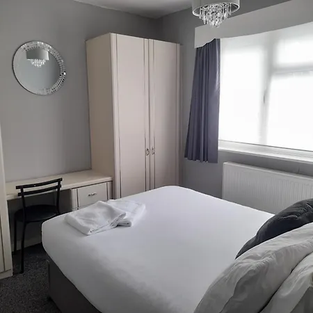Сasa de vacaciones Bright 4-bed House 15 Min To Centre