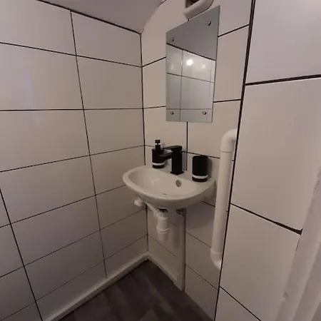 Semesterbostad Chic 5 Double Bedroom House - 15 Min To