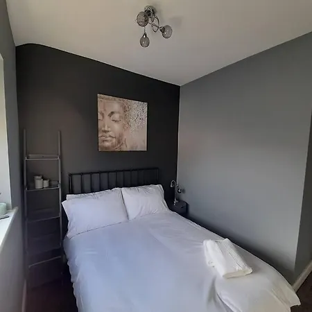 Chic 5 Double Bedroom House - 15 Min To * Manchester