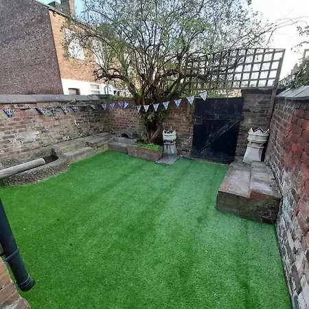 Chic 5 Double Bedroom House - 15 Min To *