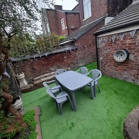 Chic 5 Double Bedroom House - 15 Min To Manchester