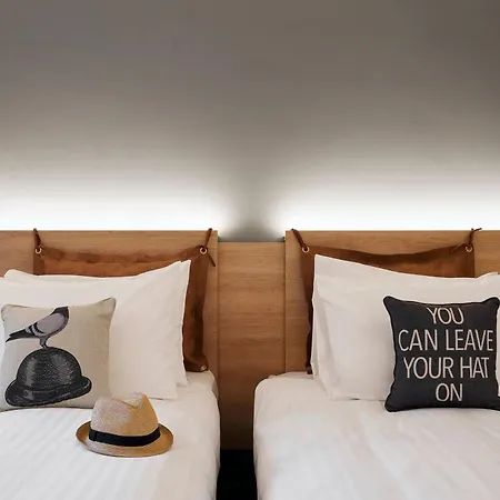 Hotel Moxy Centre 3*