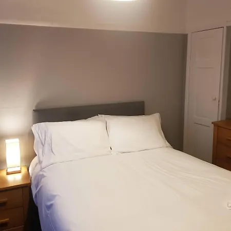 Bright 4-bed House 15 Min To Centre Nyaraló Manchester