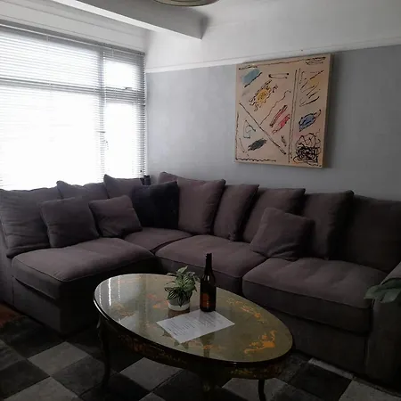 Bright 4-bed House 15 Min To Centre * Mánchester