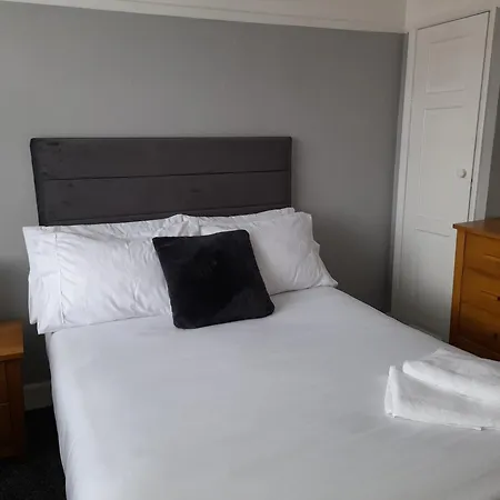 Nyaraló Bright 4-bed House 15 Min To Centre Manchester