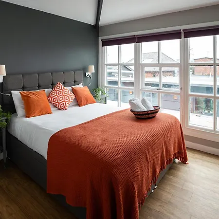 High Street Town House Aparthotel 4*