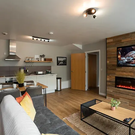 High Street Town House Aparthotel 4*