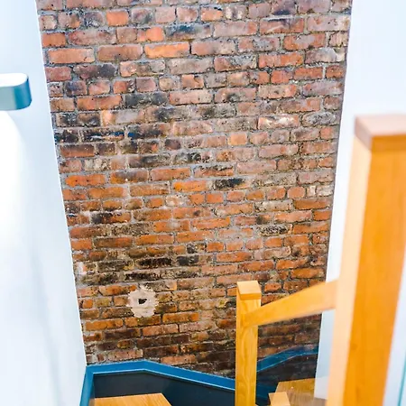 Semesterbostad 4-storey Townhouse In By Hilltop Serviced Manchester
