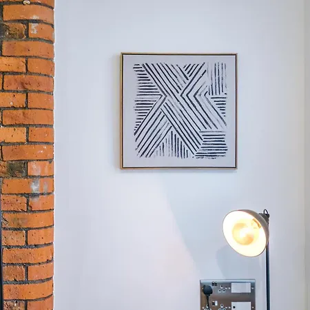 4-storey Townhouse In By Hilltop Serviced マンチェスター