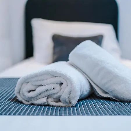 4-storey Townhouse In By Hilltop Serviced 別荘