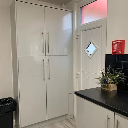 Gorgeous Stylish Cheri Victorian House In Manchester