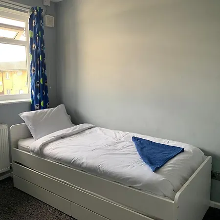 Holiday home Spacious House In Manchester