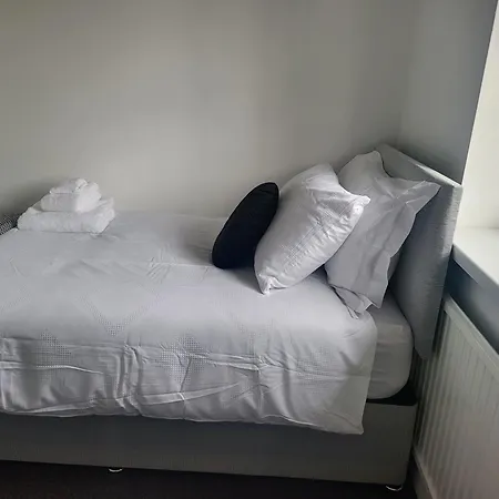 Spacious & Cosy In Apartment Manchester