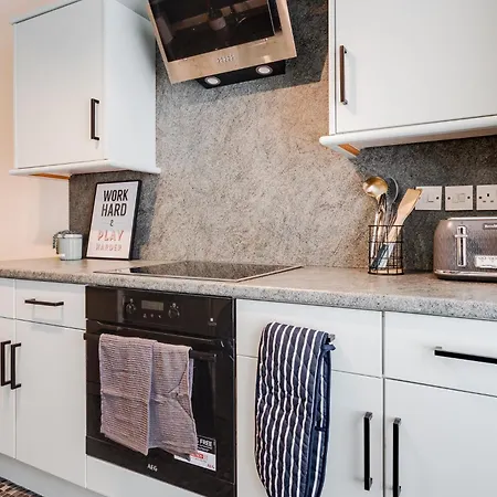 Brimmond Homes - Nr To Univ, Hospitals, O2 Apollo, Plab & 7 Mins To Centre - Stylish, Modern & Secure 2 Bed, 2 Bath With Allocated Free Parking مانشستر