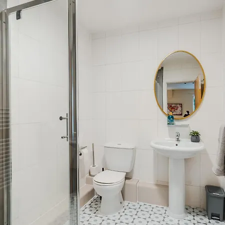 Brimmond Homes - Nr To Univ, Hospitals, O2 Apollo, Plab & 7 Mins To Centre - Stylish, Modern & Secure 2 Bed, 2 Bath With Allocated Free Parking * Manchester