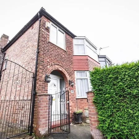 Windsor House 3 Bedrooms Sleeps 8 펜션 *