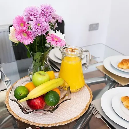 6 Beds 3 Bathroom House Close To Mcr City Centre Дом отдыха *