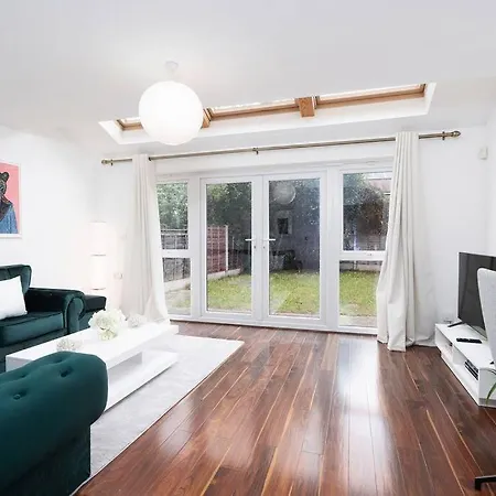 6 Beds 3 Bathroom House Close To Mcr City Centre Манчестер