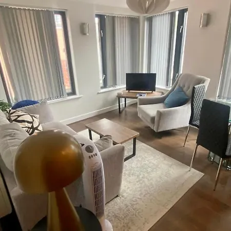 2 Bed Flat Near Deansgate