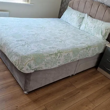 Casa vacanze 2-bed House With Canal View Garden & Petsok *