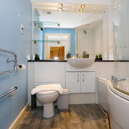 Lovely 2 Bed 2 Bathroom