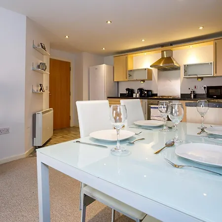 Apartamento Lovely 2 Bed 2 Bathroom Mánchester