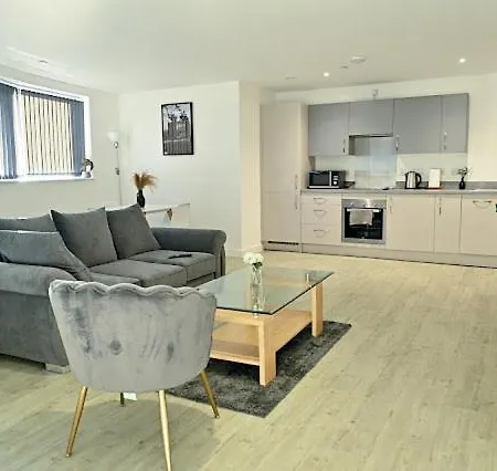 Stunning 2bedroom Apartment *