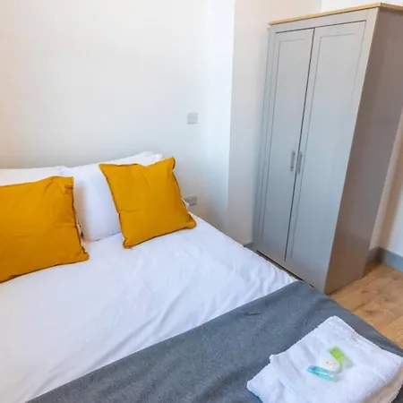 Pillo Serviced - Salford Apartment Manchester