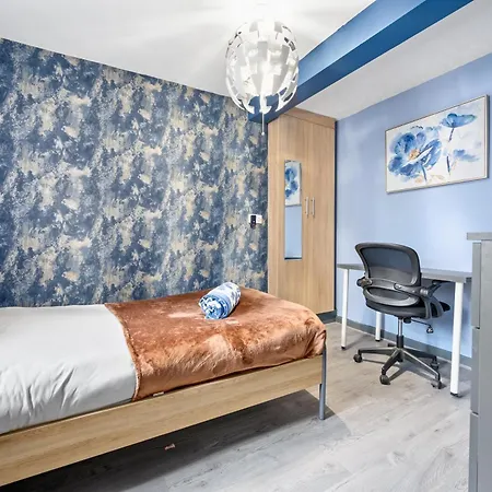 Private Retreat For 3 Near Arndale Centre * Manchester