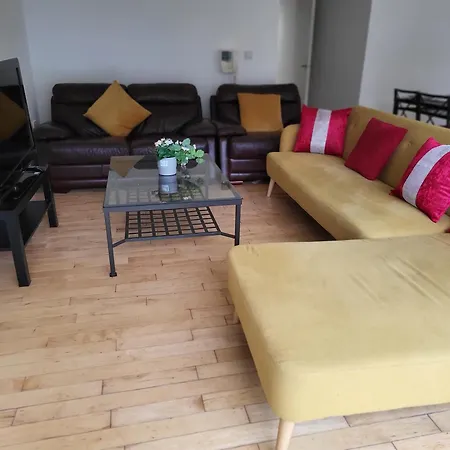 Apartment Luxury 2 Bed Apt On River, Wifi, Parking, Garden