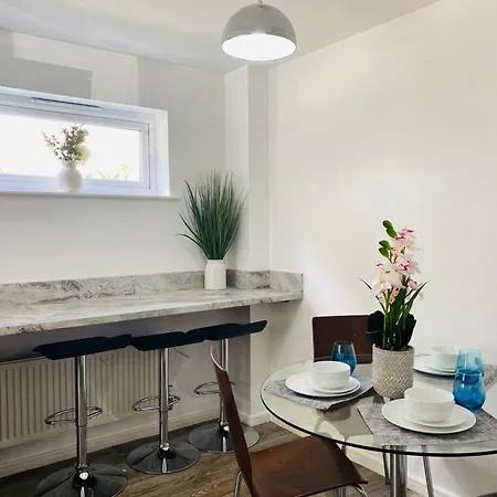 Modern, Stylish And Central